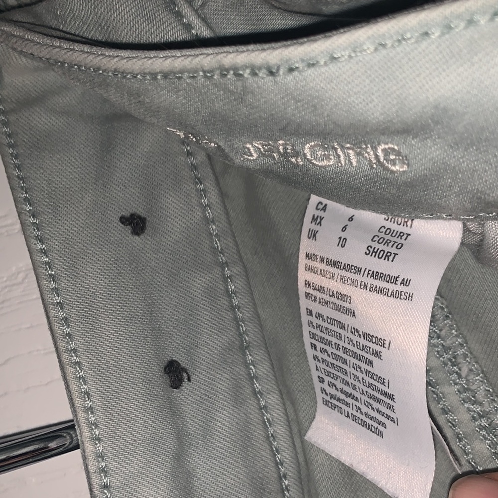 American Eagle Acid Wash Jeans High Rise Super Stretch Size 6 - Picture 2 of 2